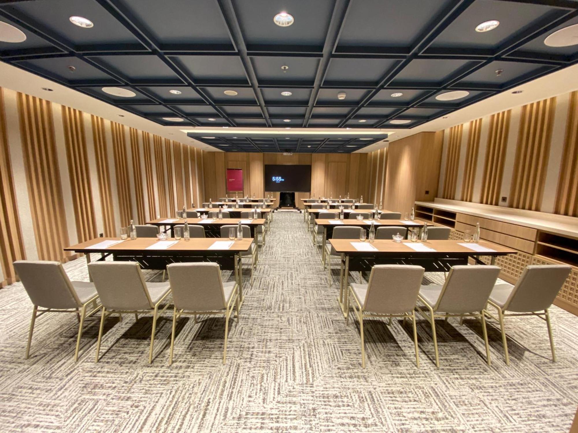 Moevenpick Hotel Jakarta City Centre Exterior photo