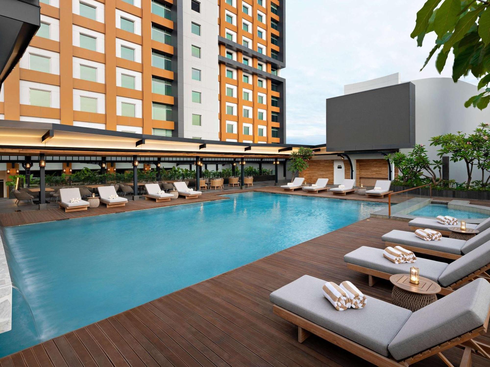 Moevenpick Hotel Jakarta City Centre Exterior photo