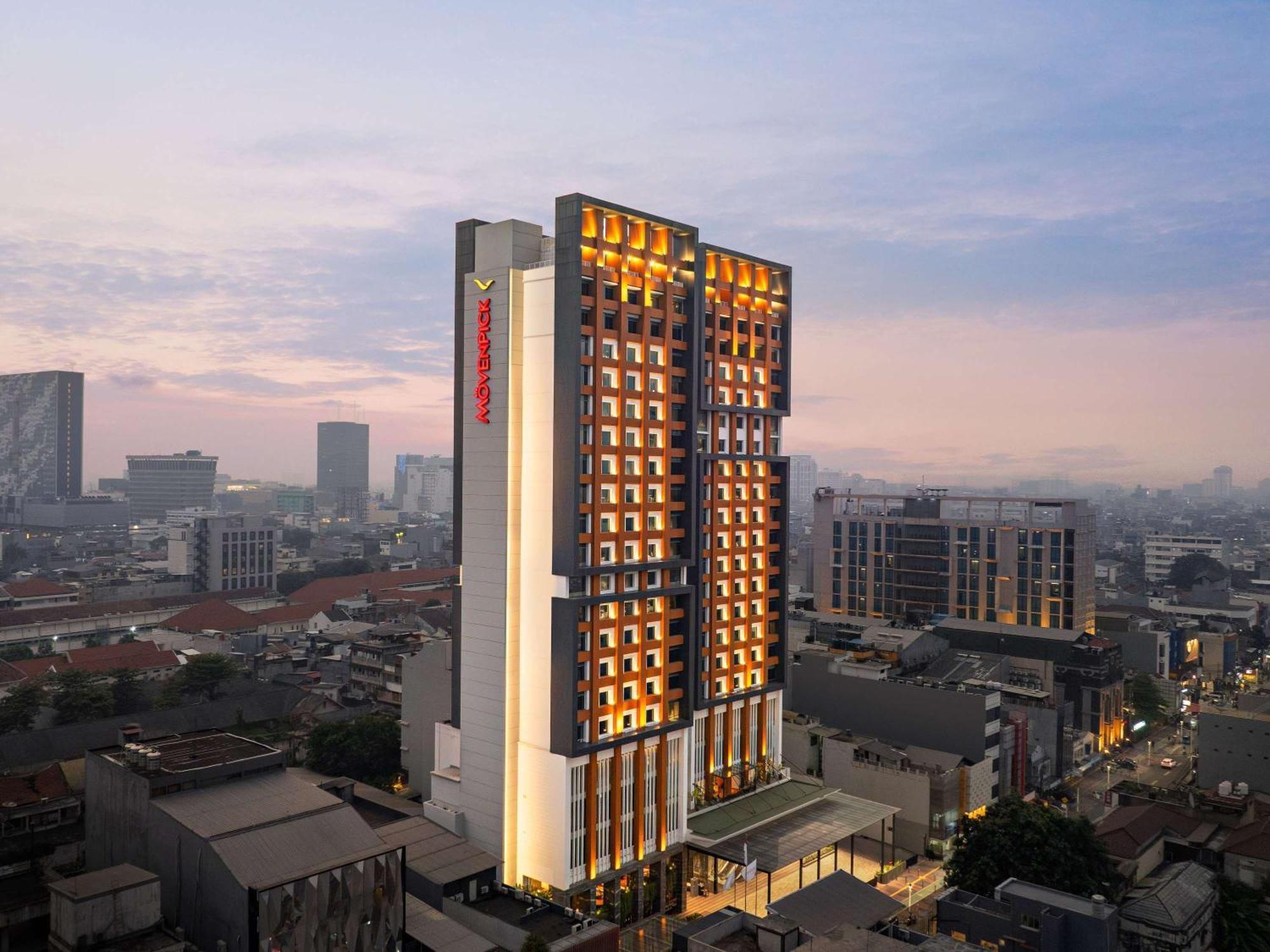 Moevenpick Hotel Jakarta City Centre Exterior photo